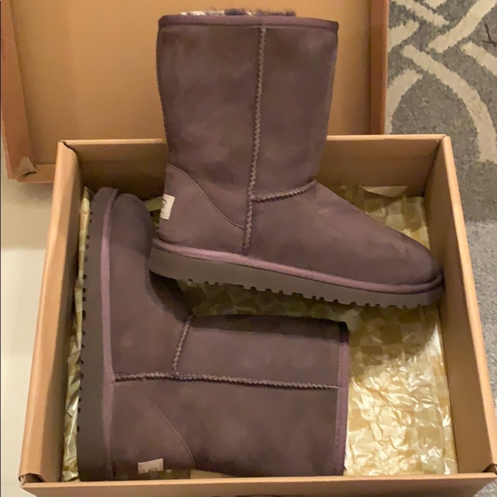 UGG classic short chocolate